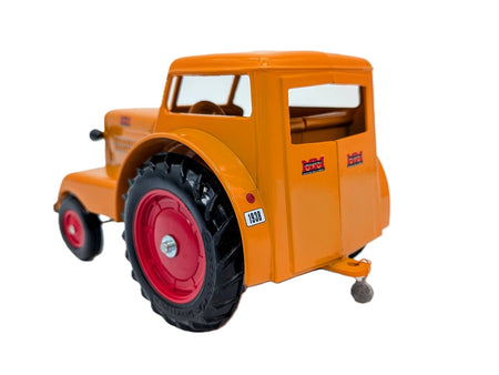 1/16 Minneapolis Moline UDLX Comfort Tractor With Cab.