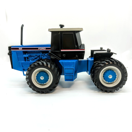 1/16 Ford Versatile 846 4WD Tractor With Duals, 1991 Parts Mart.