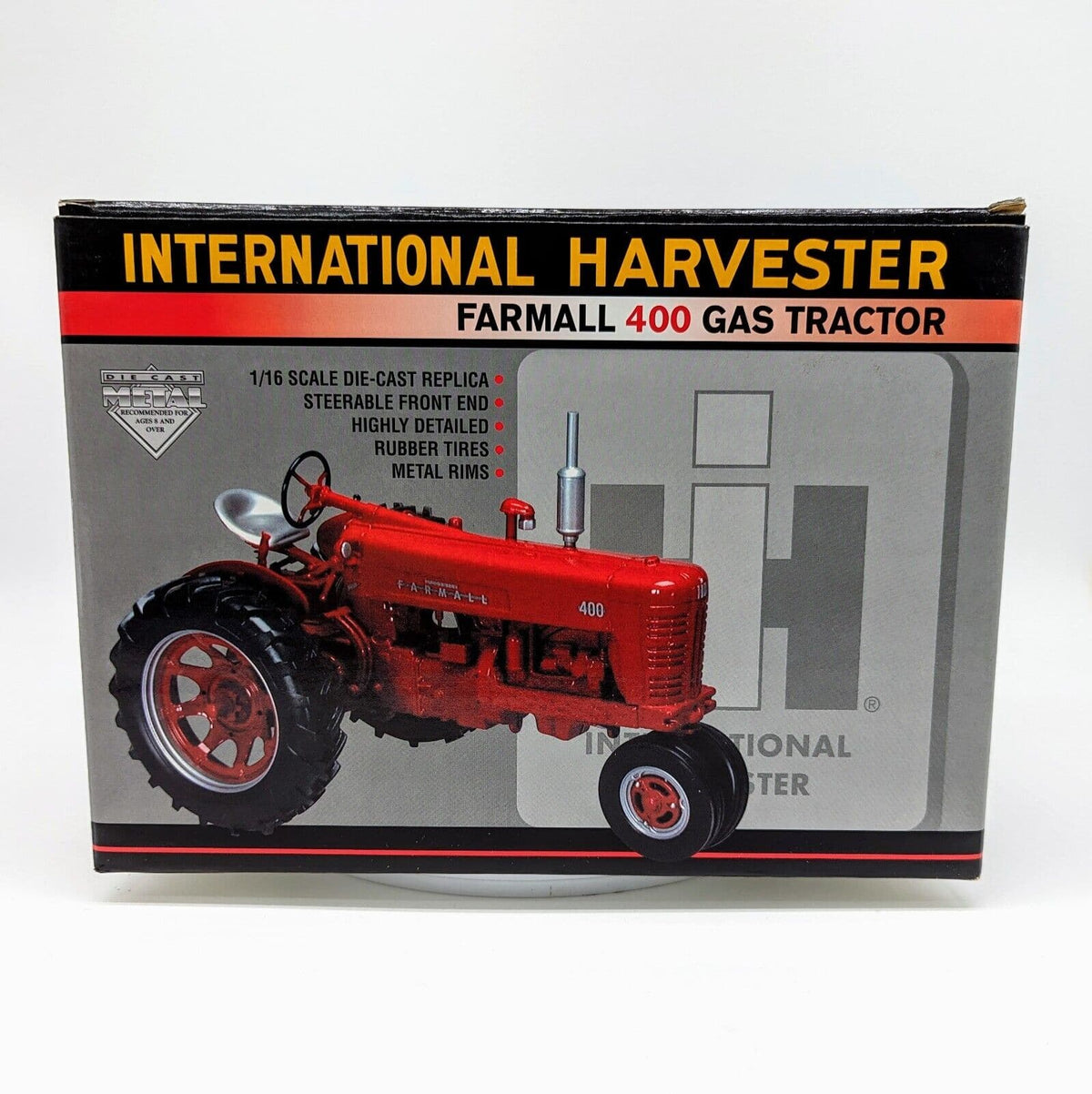 SpecCast 1/16 CASE International Harvester Farmall 400 Diesel Tractor.