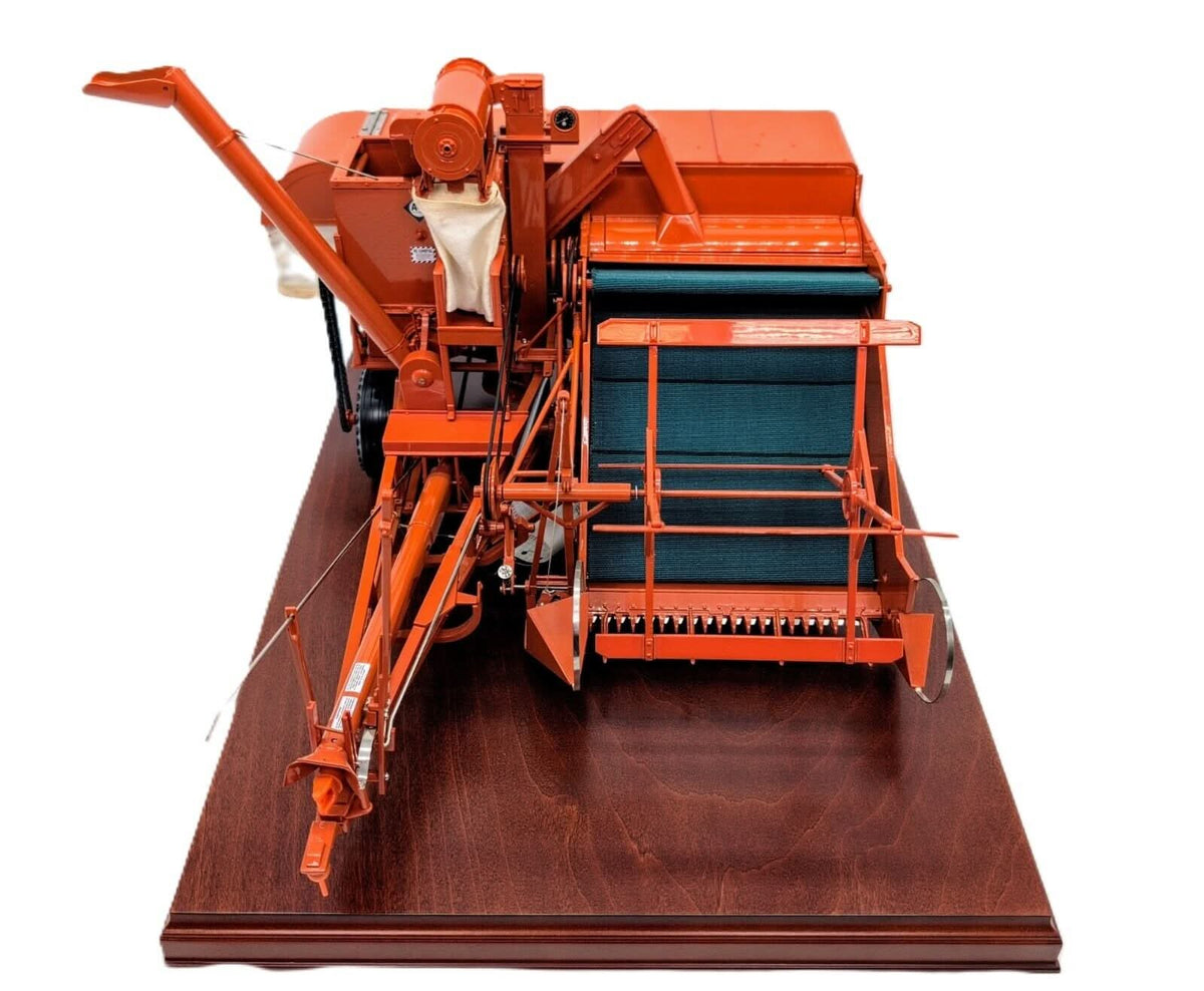 1/12 Allis-Chalmers 60A All-Crop Harvester Pull Type Combine  Franklin Mint - Farm Toy