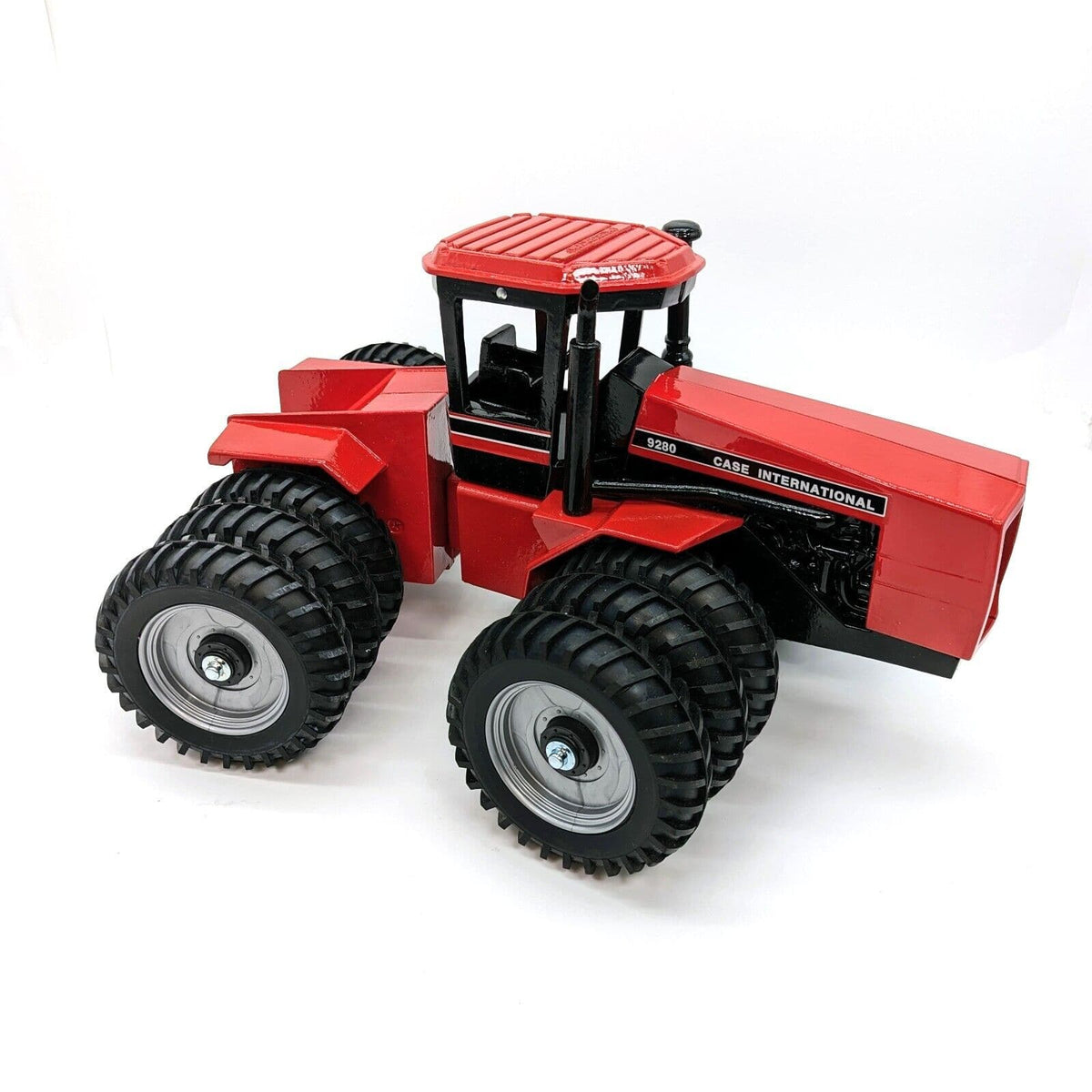 1/16 Case IH 9280 4wd Tractor With Triples, Box Included.