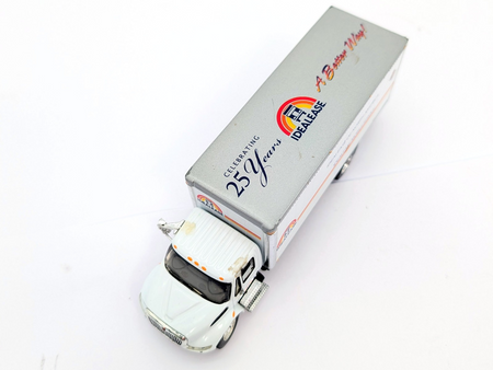 1/64 Idealease Intenational Straight Truck DCP.