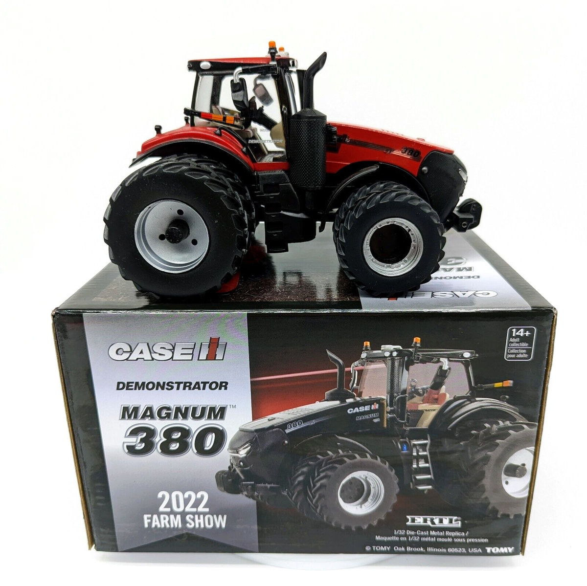 1/32  ERTL CASE-IH DEMONSTRATOR MAGNUM  380 2022 FARM  SHOW NEW RED CHASE.