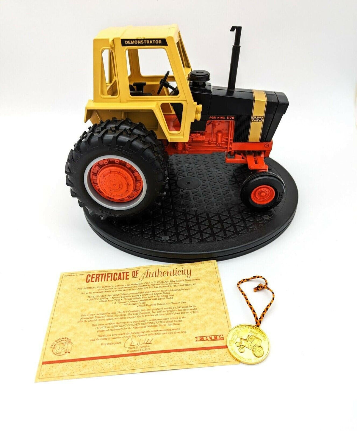 CASE AGRI KING 1170 TRACTOR 1/16  Ertl TOY FARMER COLLECTOR'S EDITION.