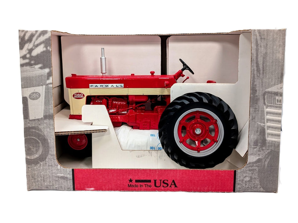 1/8 International Harvester Farmall 560 Tractor With Narrow Front