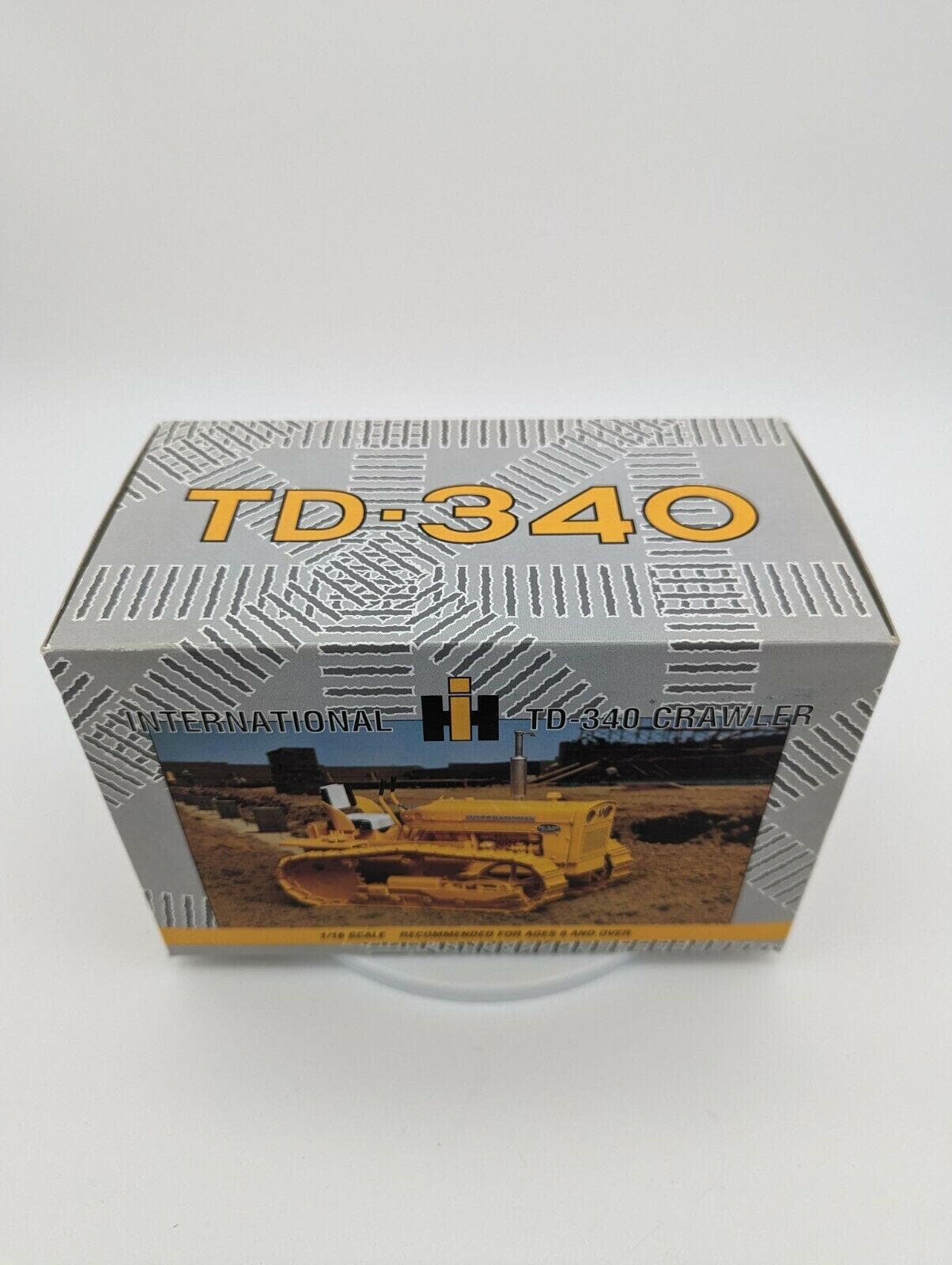 NIB ERTL 1/16 INTERNATIONAL TD-340 CRAWLER DOZER TOY TRUCK’N.