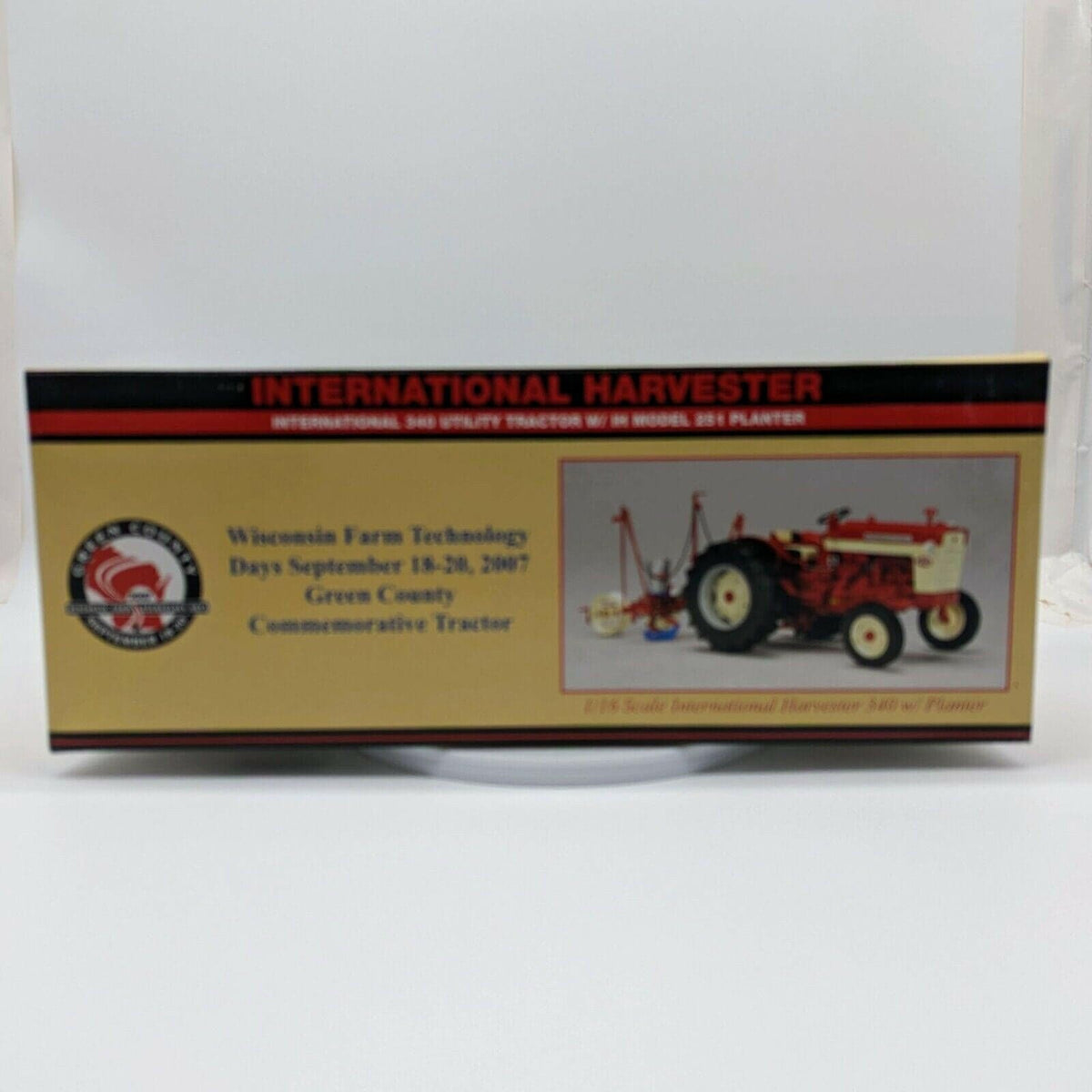 1/16 International Harvester 340 Utility Tractor 251 Planter, Wis. Farm Tech.