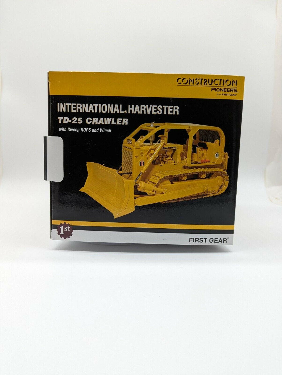 International IH TD-25 Dozer Sweep ROPS Winch First Gear 1/25 #70-0186 MIB.