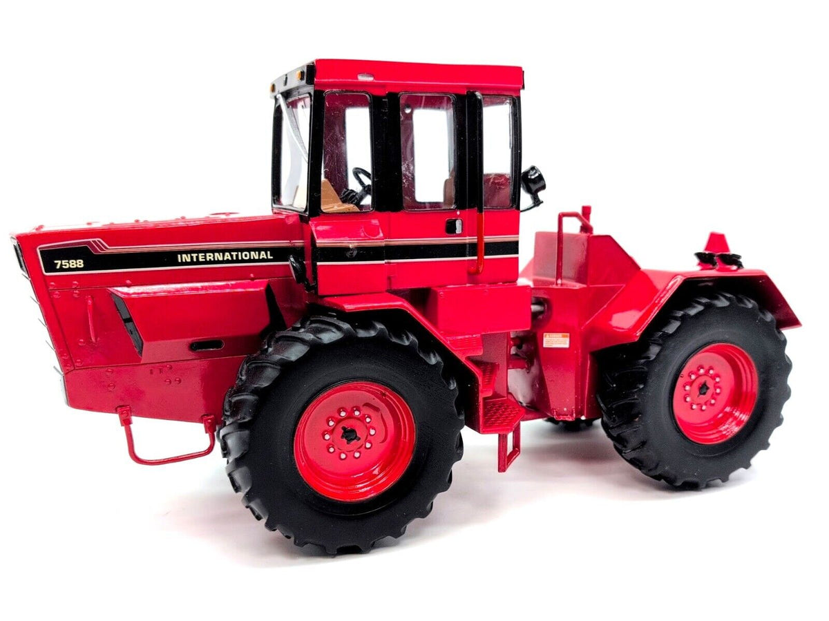 1/16 International Harvester 7588 4WD Tractor, 2016 Pennsylvania Farm Show - Farm Toy