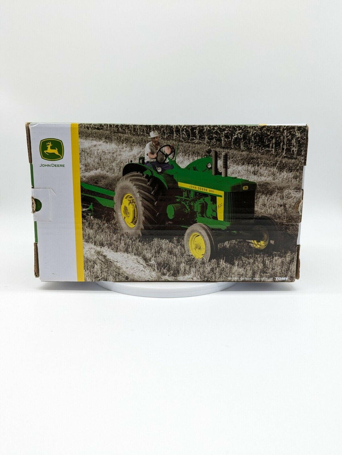 1/16 John Deere 820 Prestige Toy Tractor.