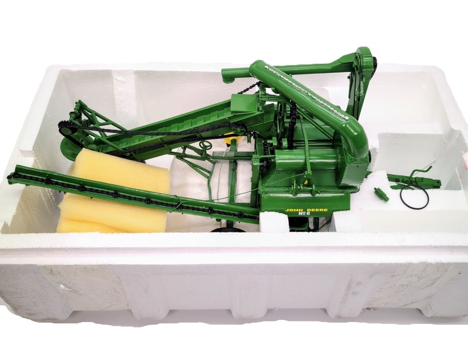 1/16 John Deere #6 Corn Sheller by SpecCast - Farm Toy