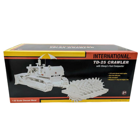 FIRST GEAR WHITE OR INTERNATIONAL TD-25 CRAWLER W/SHEEP FOOT COMPACTOR 1/25.