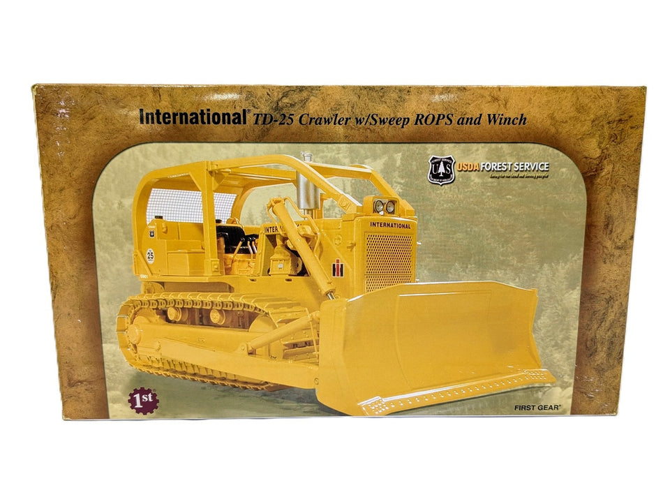 1/25 International IH TD-25 Crawler w/ Sweep ROPS & Winch By First Gear