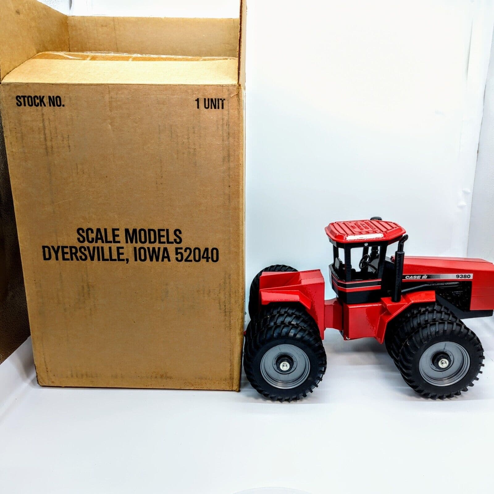 1/16 Scale Models Case IH 9380 with Triples 1995.