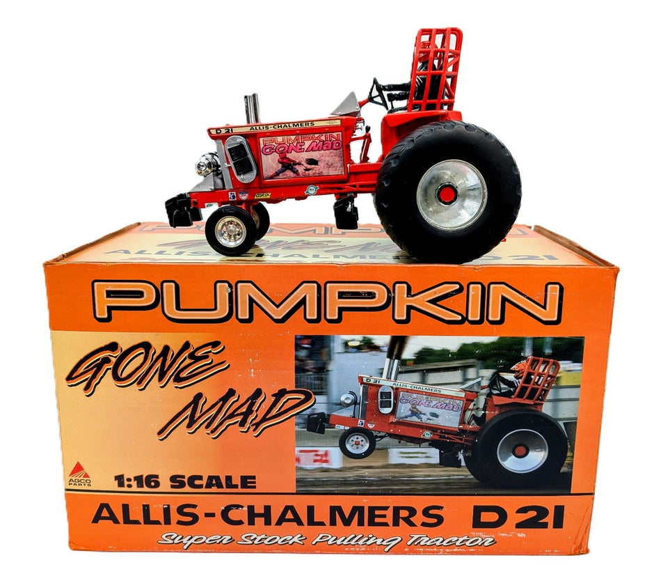 1/16 Allis Chalmers D-21 Pulling Tractor Pumpkin Gone Mad