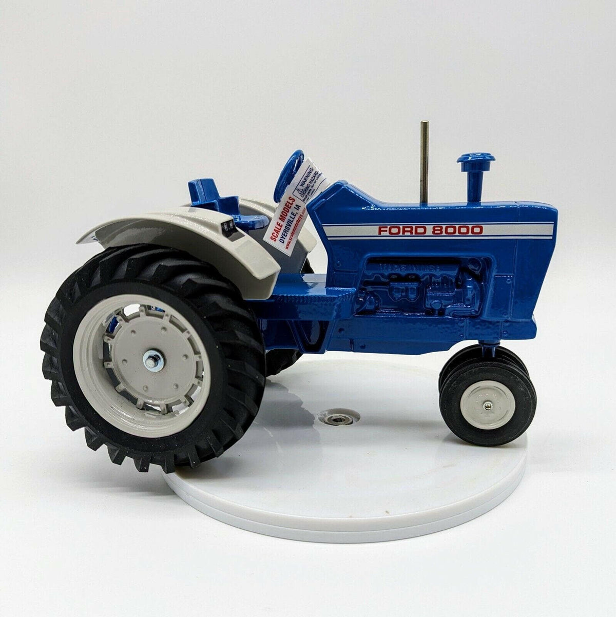 Scale Models Ford 8000 Die Cast 1/16 Tractor.