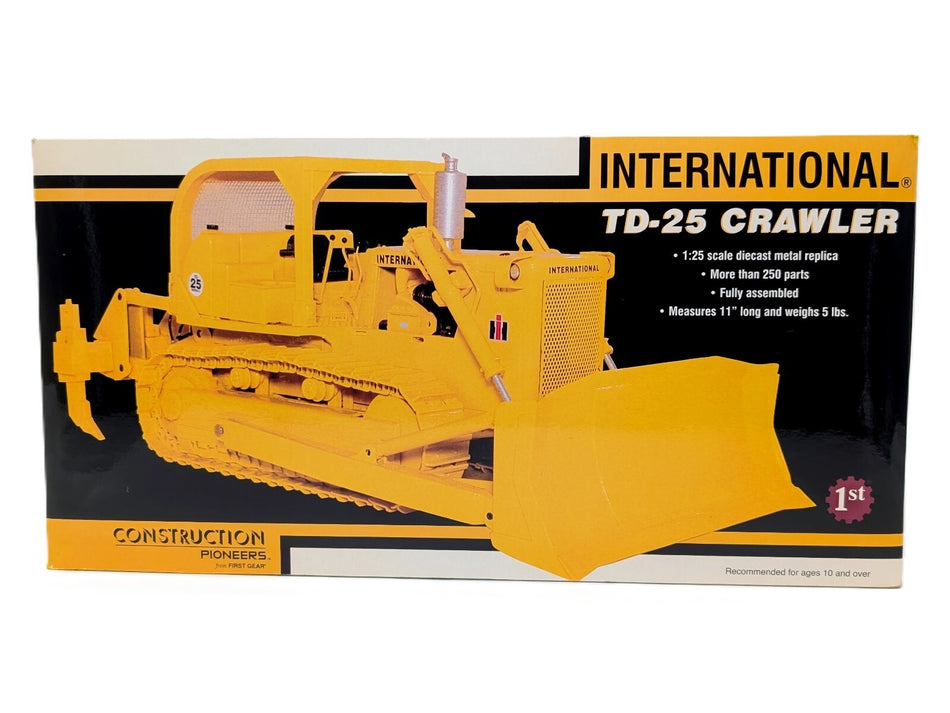 1/25 International Harvester TD-25 Crawler Dozer With Blade & Ripper