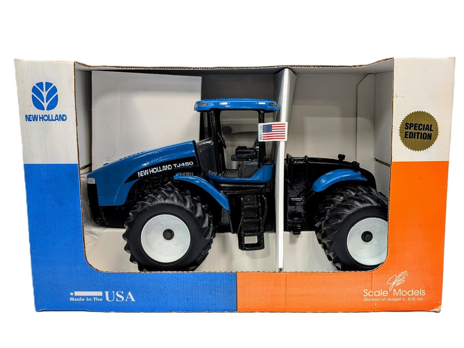 1/16 New Holland TJ450 4WD Tractor With Wide Duals.