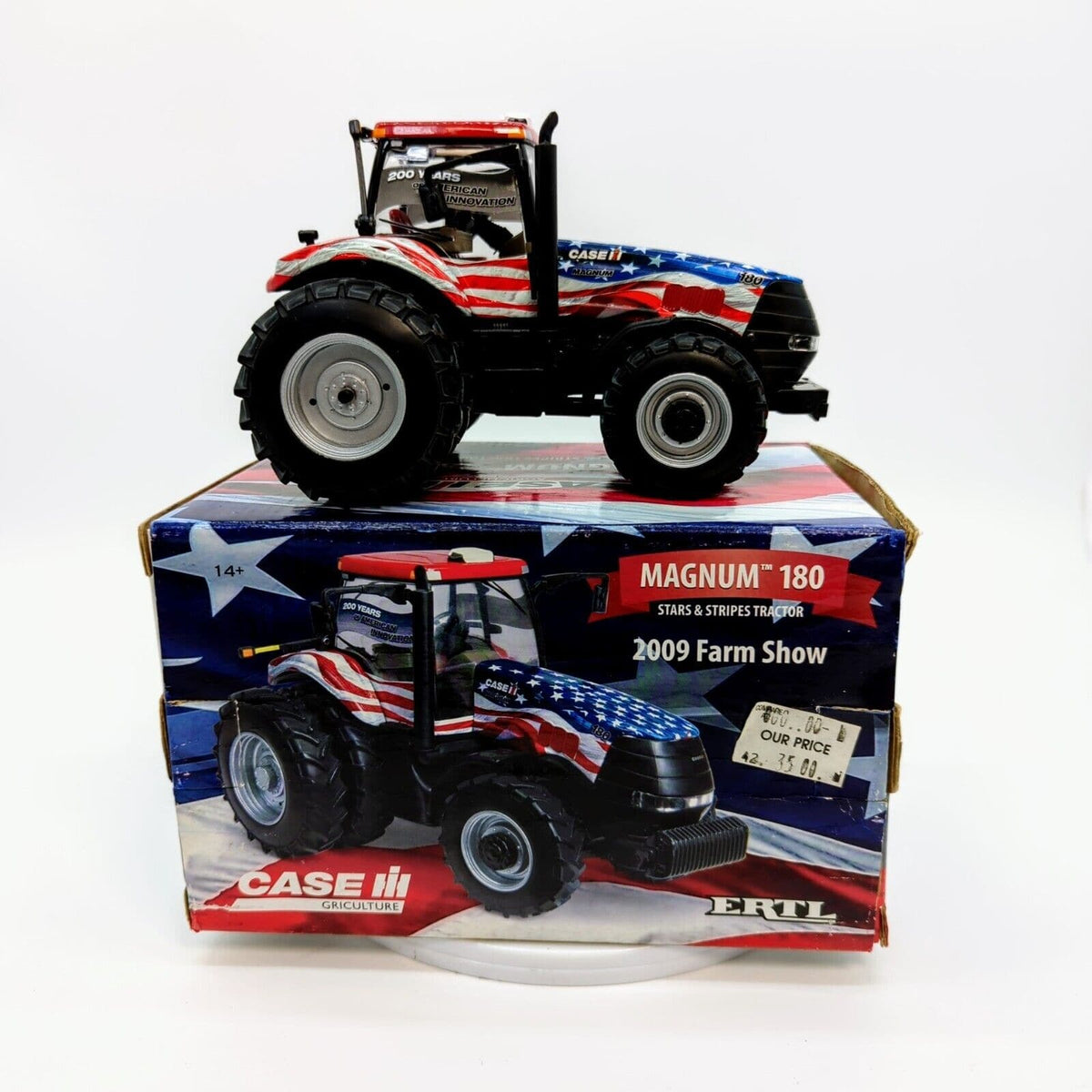 1/32 ERTL INTERNATIONAL CASE IH MAGNUM 180 STARS AND STRIPES TRACTOR 2009 SHOW.