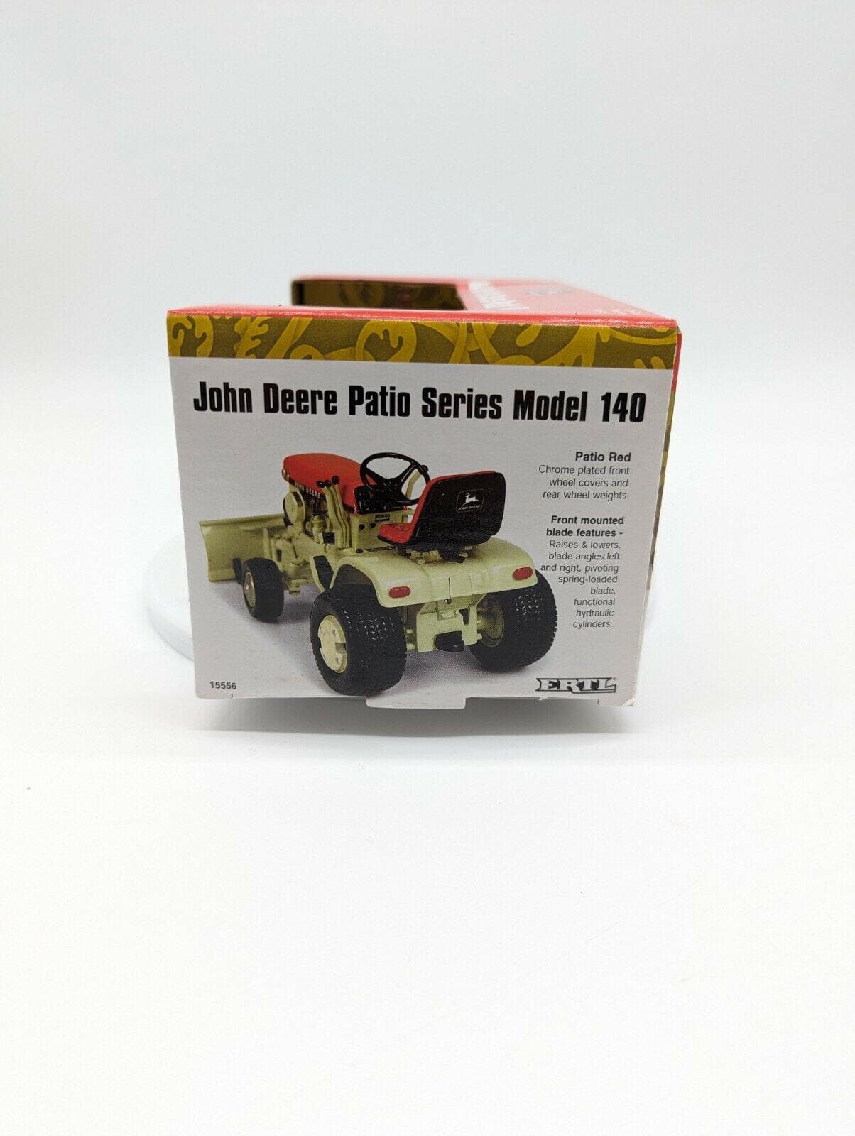 Ertl John Deere Patio Series Model 140 Red 1/16 Die Cast Metal 2004 15556.