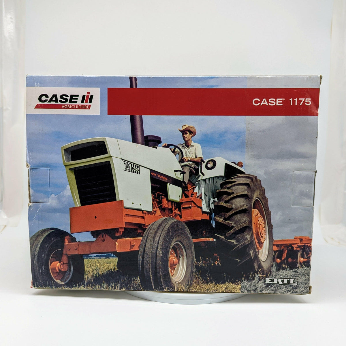 Case 1175 Tractor Prestige Collection w Enclosed Cab 1/16 by Ertl.