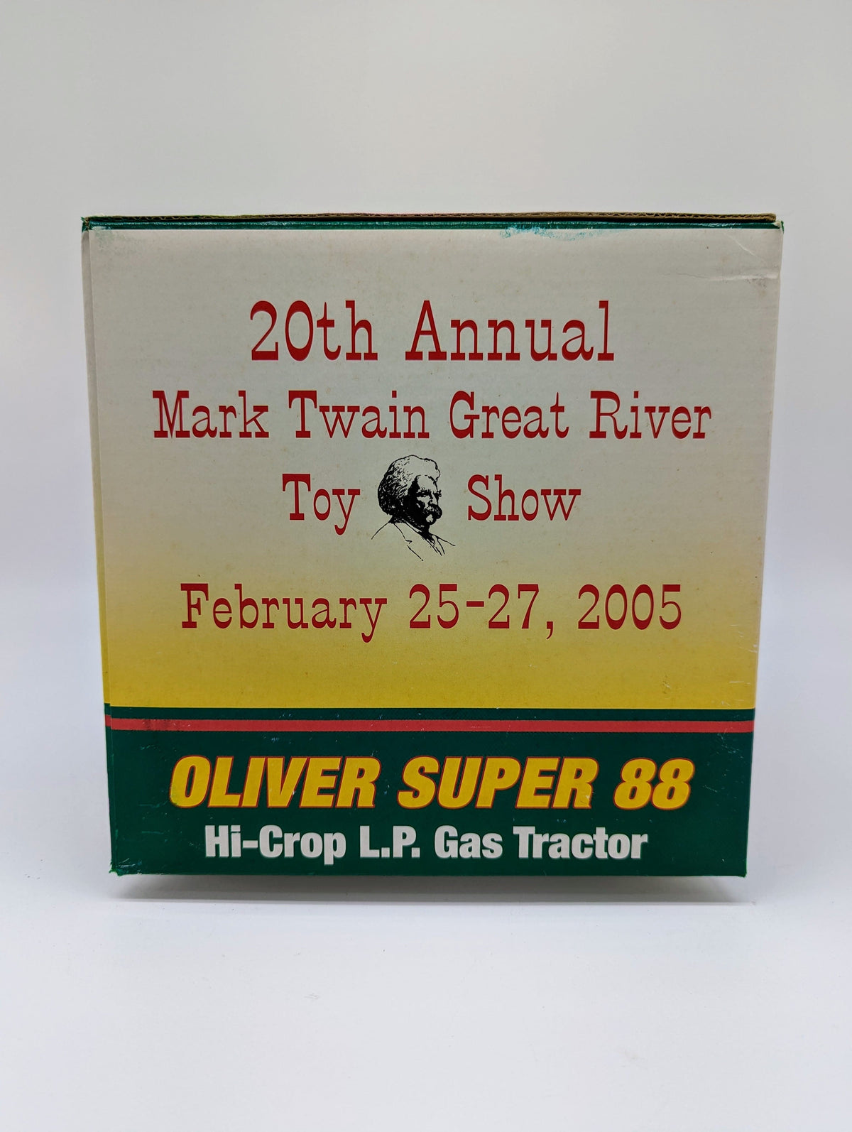 Oliver Super 88 Tractor SpecCast 2005 Mark Twain Great River Toy Show 1/16.