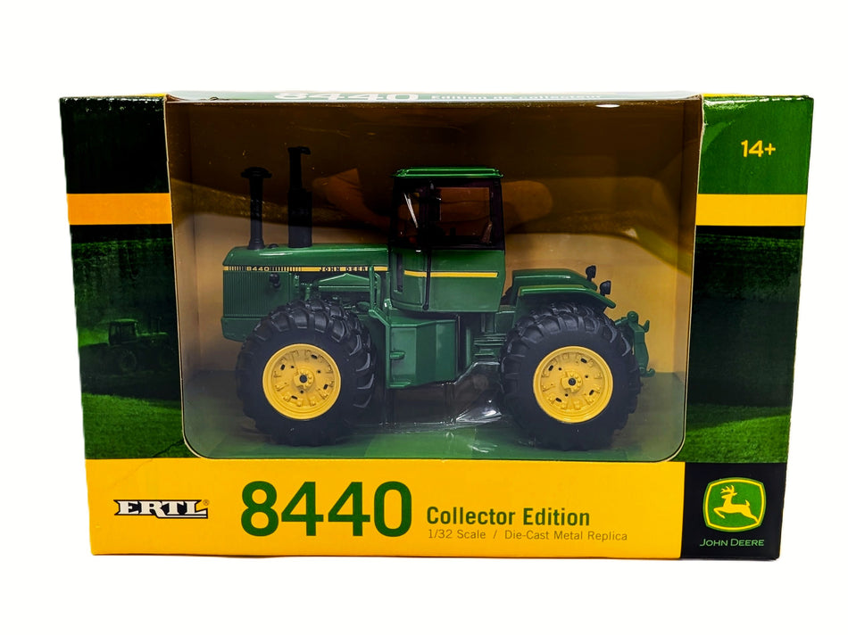 1/32 John Deere 8440 4WD Tractor With Duals Collector Edition