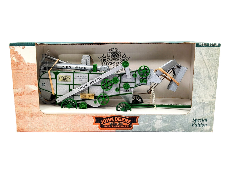 1/28 John Deere Threshing Machine With Steel Wheels