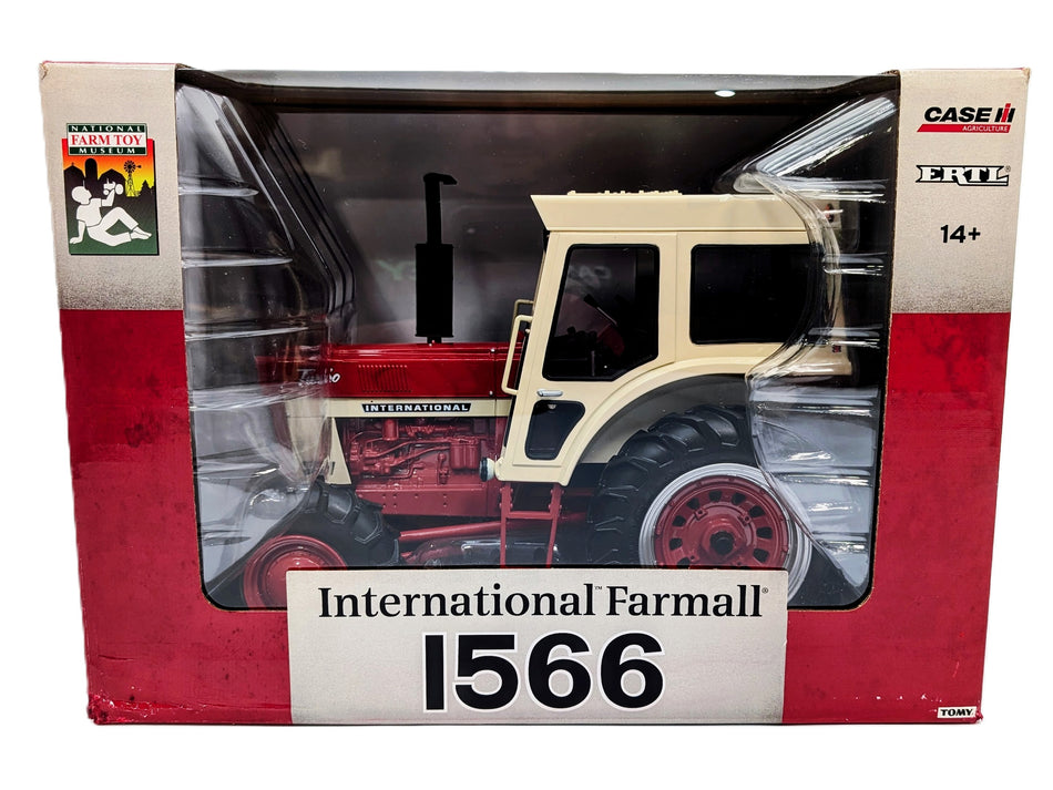 1/16 International Harvester Farmall 1566 Tractor With Front Wheel Asisst