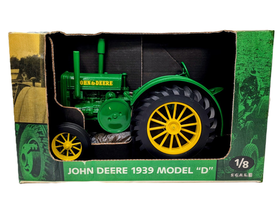 1/8 Ertl John Deere 1939 Model D Tractor, Scale Models SIGNED