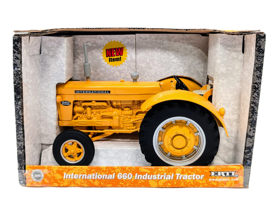 1/16 International Harvester 660 Industrial Tractor